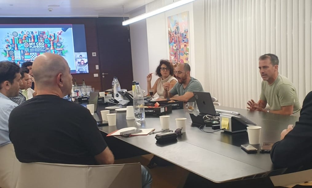 "נפעם ממניפת החברות הנפלאות שהופכות את העולם לטוב יותר", דן מנו מציג תובנות לניהול יעיל.