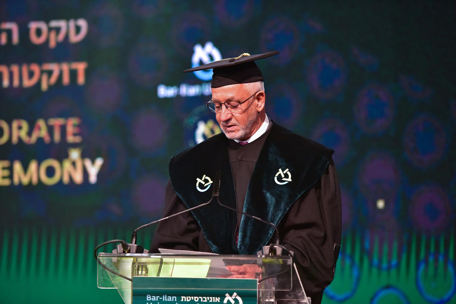 חיים טייב נואם